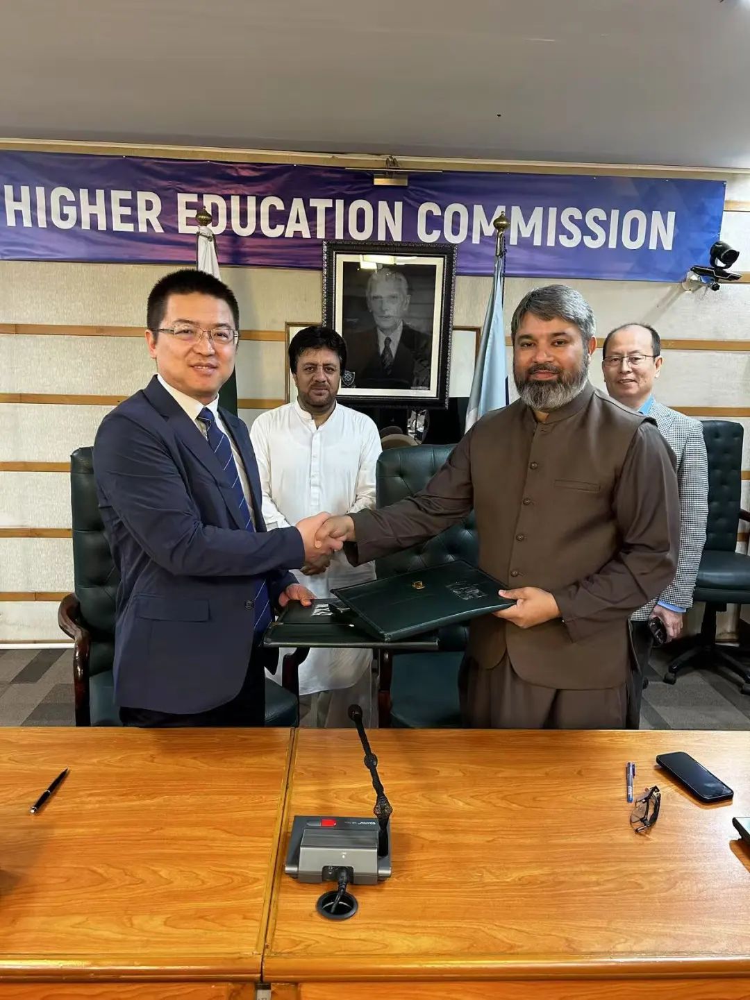 100,000 Units! A New Chapter for iSoftStone's Global Expansion: MECHREVO Wins Pakistan Prime Minister's Youth Program Laptop Project