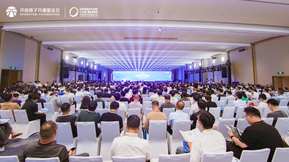 荣膺“首批开源先锋企业”称呼，，，，旋乐吧spin8动力携子公司鸿湖万联亮相2025开放原子开源生态大会