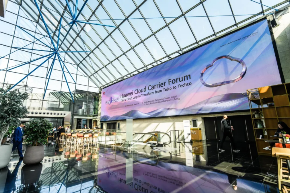 乘风AI 国际化再加速！旋乐吧spin8动力亮相MWC 2025